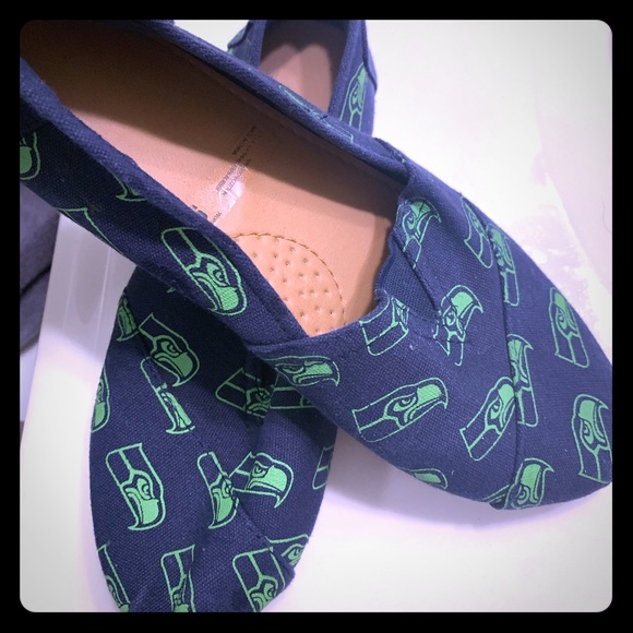 Women’s Seahawk flats - Picture 1 of 4
